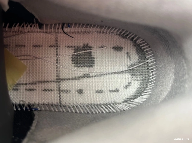 One Kick DN3707-010 Black Cement Air Jordan 3 0806